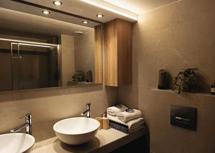 Lunix Luxury On Metro Station Салоники