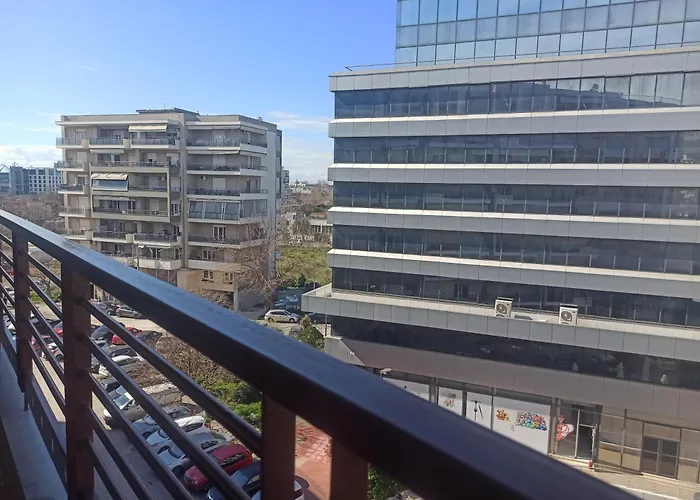 Lunix Luxury On Metro Station Thessaloniki