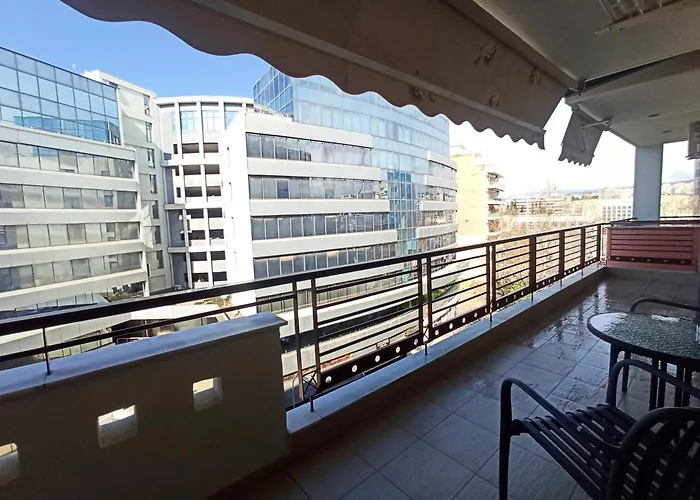 Lunix Luxury On Metro Station 塞萨洛尼基