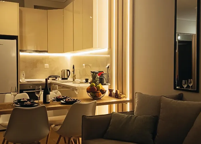 Lunix Luxury On Metro Station *