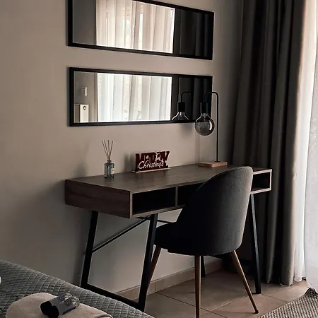 Lunix Luxury On Metro Station Apartamento